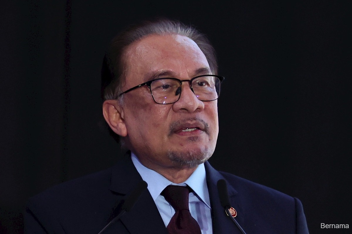 Anwar Arrives in Davos for World Economic Forum Annual Meeting I3investor